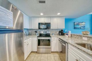 Oceanfront Bliss Bright Blue Condo with Balcony HSS 9th Floor - 3