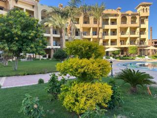 Al Saraya C316 Luxury 1BR Pool View Sahl Hasheesh - 1