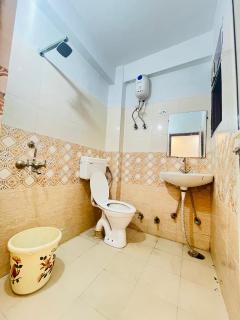 Hotel Pub G - Mayur Vihar - 3