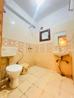 Hotel Pub G - Mayur Vihar - 2