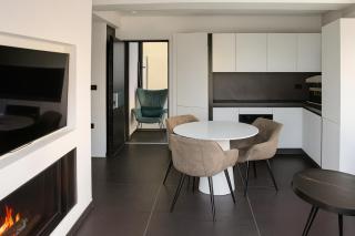 White & Black Aegina - Private Garden & Parking - 3