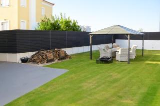 White & Black Aegina - Private Garden & Parking - 8