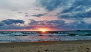 Ocean View 3 BR Apt Broadbeach - 4