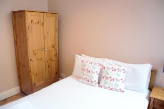 Elm Row Spacious and Central - 6