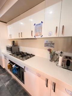 Mahzan on Dromana Room 2 - 5