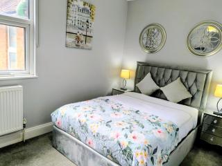 Designer 4BR Townhouse Oxford City Centre - 9
