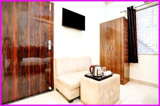 Hotel Chankaya BNR Palace - Jagannath Temple - Sea Beach - Swimming Pool- Restaurant - Lift And Parking Facilities - Fully Air Condition with All Luxury Luxuary Rooms With Attached-Balcony - A Top Rated Hotel - 3