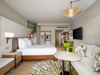 Pullman Phuket Karon Beach Resort - 2