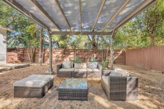 Walk to ACL, Fire Pit, Fenced Yard, SoCo Spot - 6