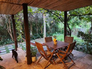 Beautiful 2-bedroom in the heart of the Winelands - 3