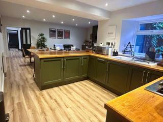 Stylish Jesmond Garden Apartment - 2