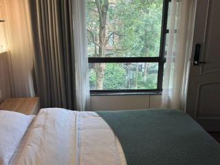 Heinemann Hotel Sunny King Room without Bathtub A308 with a jacuzzi and a local - 5