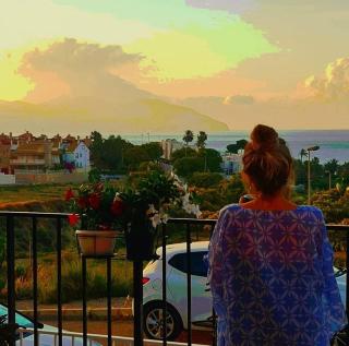 SunRise Den, a pie de playa, vista al mar y piscina - 5