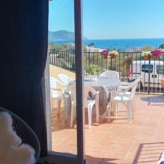 SunRise Den, a pie de playa, vista al mar y piscina - 7