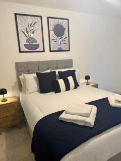 Luxury Modern 1 bed Central Bracknell - 5