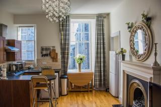 High Street at the Heart of the Royal Mile - 0