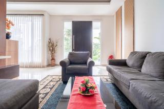 Rehat at Villa Golf Island Dago Resort I - 2