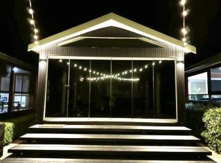 Glasshouse On The Water PET FRIENDLY - 8