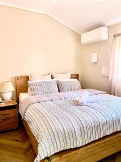 Glasshouse On The Water PET FRIENDLY - 7