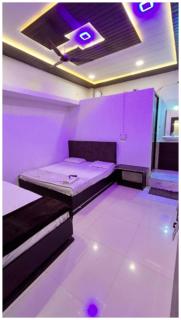 Hotel Pallav Guest House Near Mahakaleswar Jyotirlinga Temple #Fully Air Conditioning & Spacious Room #Free Wi-fi #Free Parking #Room Service #Best Hotel In Ujjain - 7