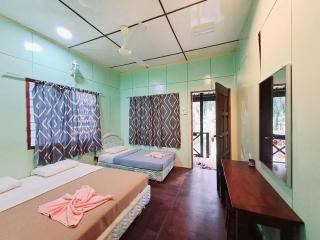 Sukau Backpackers Bed & Breakfast - 5