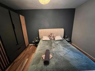 1 Bed Apartment- Walton on Thames, Surrey - 7