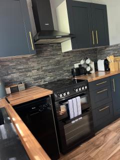 1 Bed Apartment- Walton on Thames, Surrey - 5