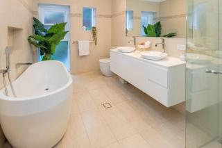 3 Bed Beachfront Apartment Steps to Ferry & Beach - 6