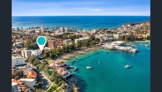 3 Bed Beachfront Apartment Steps to Ferry & Beach - 0