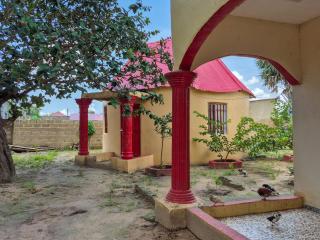 Sunshine Guesthouse Bafuloto -  - 4