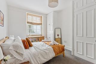 Stylish 2-Bed Flat by Paddington & Hyde Park - 5