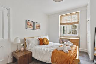 Stylish 2-Bed Flat by Paddington & Hyde Park - 2