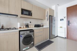 1BR Luxe Condo - Lotus Lookout - Ocean and City Views - Pool - Gym - 4