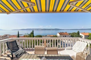 JELKA NV 1 - Apartment 6 pax with two terraces, sea view, parking, grill - 0