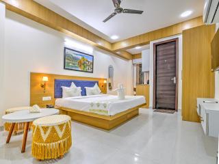 SkyLuxuria Medicity Hotel & Service Apartments - 0