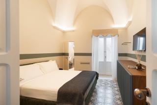 Exclusive 2bds Palace with Sea-view Terrace and Jacuzzi Tubs - 7