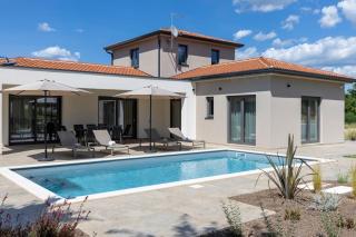 Villa Flores by Briskva - 9