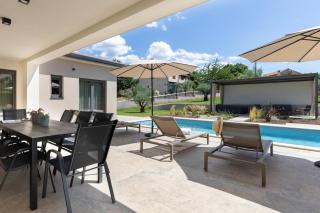 Villa Flores by Briskva - 2