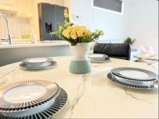 Premium Chermside Penthouse - Next to Westfield - 3