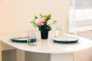 Stylish Cardiff Flats Near Uni City Centre - 6