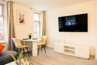 Stylish Cardiff Flats Near Uni City Centre - 5