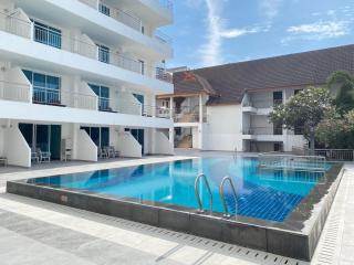 Pinnacle Grand Jomtien Resort and Beach Club - 2