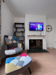 2-Bed Family House Nr Nottingham City Hospital, Arnold, Mansfield with Free WiFi - 0