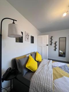 2-Bed Family House Nr Nottingham City Hospital, Arnold, Mansfield with Free WiFi - 4