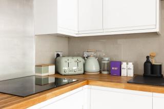 Bright 2BR Garden Flat in South Norwood - 1