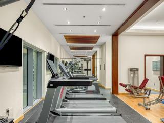 FIRST CLASS 1BR Burj Khalifa View , Near Metro - 9