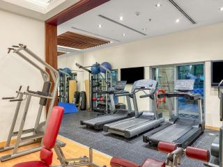 FIRST CLASS 1BR Burj Khalifa View , Near Metro - 4