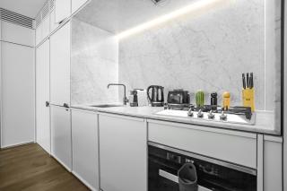 Center of Sydney 2 Bedroom Apartment with Balcony - 7