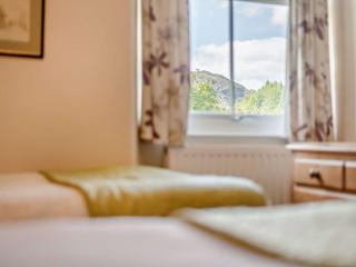 3 Bed in Chapel Stile SZ161 - 5