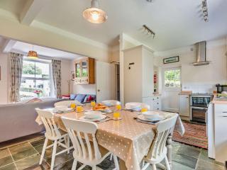 3 Bed in Chapel Stile SZ161 - 7